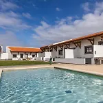 Penichepraia - Bungalows, Campers & 4* Peniche