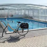 Penichepraia - Bungalows, Campers & 4* Peniche
