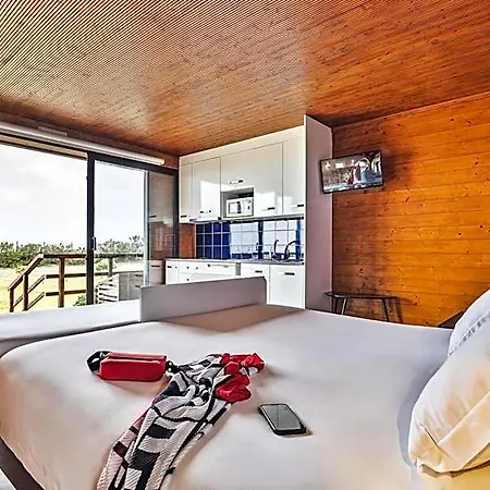 Penichepraia - Bungalows, Campers & 4* Peniche