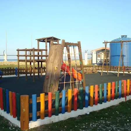 ホリデーパーク Penichepraia - Bungalows, Campers & 3*